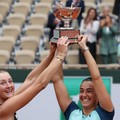 2022 法網女雙冠軍 右 Garcia 及 Mladenovic  .jpg