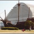 復原帆船與Oriental Hotel