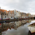 阿姆斯特丹附近的哈倫市區運河畔