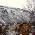 鮮明的挪威住家給單調的冬季添加色彩