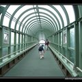 【旅行ing】－（那串起一家人的跫音）
中富良野火車站天橋 http://blog.udn.com/albertineproust/430475