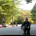 【旅行ing】－（那串起一家人的跫音）
美國新英格蘭Concord鎮可租腳踏車
http://blog.udn.com/albertineproust/4567568
