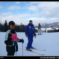 【旅行ing】－（那串起一家人的跫音）
日本,長野縣,白馬五龍滑雪場. http://blog.udn.com/albertineproust/2620287
愛人在奧地利冬奧場所教了前幾招,接下來到日本冬奧場所教練接手