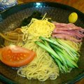 2013 東京 - 位在阿美橫的這家拉麵很好吃唷,平均一碗850日幣,尢其這款冷麵出奇的好吃ㄋㄟ~