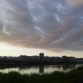 台北市河濱沿岸，到哪裡看日出呢？就在這新店溪沿岸中正馬場町華中的河濱公園。
