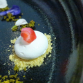 嫩煎鴨肝,香草蘋果,蛋白糖霜
Foie gras, vanilla apple, meringue