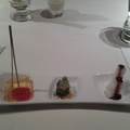 這是前菜，服務員有詳細介紹， 由右至左：藍莓山藥+彩椒水蓮+蒟蒻蕃茄 好吃啊~~~