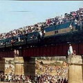 印度火車超載奇觀