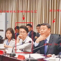 朱震到北京國台辦狂歡，而且還坐在國台辦副主任陳元豐旁