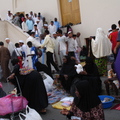 2011 Haj 朝覲之旅，進入麥加城，正值週五主麻會禮，人太多，車無法近大寺，只好在小寺作禮拜，