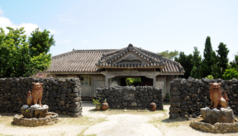 日本沖繩第一間台灣駐點旅遊渡假旅宿，全程旅遊配給專屬華語環島司機，帶您享受日本沖繩石垣島入口即化的石垣牛肉、川平灣蔚藍珊瑚海景！日本沖繩琉球旅遊就選－和昇清風會館。