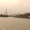 忠孝大橋的另一端-台北車站及新光大樓.10月1日 剛掛滿國旗.攝