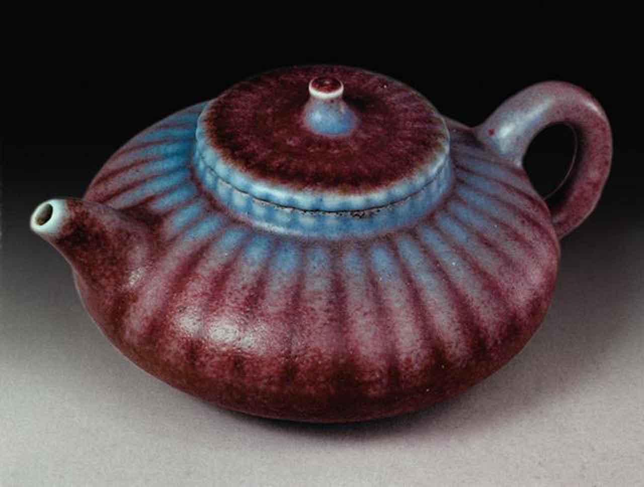 乾隆鈞釉四方折角藍彩菊瓣紫砂壺- 雪泥鴻爪- udn部落格