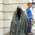 布拉格街景銅像與小孩