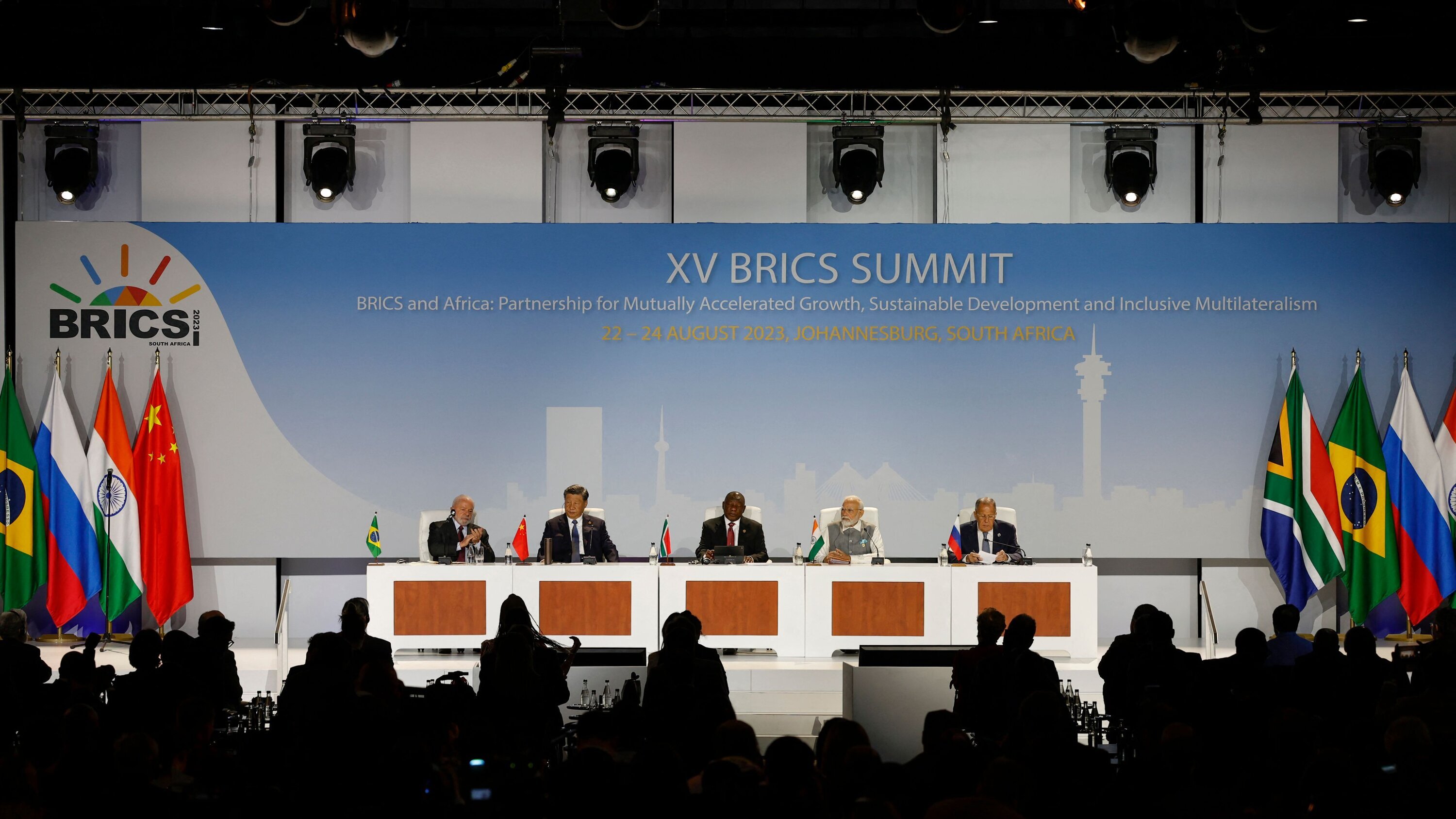 BRICS.增加新會員國挑戰新機遇. BRICS. Adding New Fellow. Face To Challenge New ...