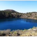 「不動池」位於日本九州宮崎縣西南，是霧島屋久國立公園中20多個火口湖之ㄧ。

