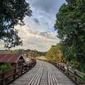 夢夢橋(Mon Bridge)世界第二長的木橋，也是泰國境內最長的一座木造橋樑總長度：445公尺
建造、落成時間：1986～1987年，位在最西邊的泰緬交界處 Sangkhlaburi /桑卡拉布里