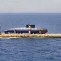 中國海軍半潛船(海上運輸船塢),保南海主權,造型怪異 010
