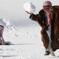 １月３１日，約旦首都安曼兩名男子在雪中戲耍。當月約旦發生罕見的雪災。    