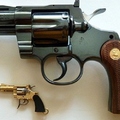 世界最小的左輪手槍 - 約5公分