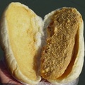 吉田麵包店的花生麵包 濃厚的花生醬餡料 隔天吃仍很好吃