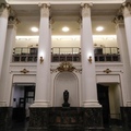 臺博館本館大廳內的柯林斯式柱
