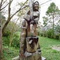 泰雅巴萊部落村內的木雕