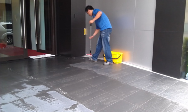 誠漢專業地板防滑-有效改善濕滑問題,預防意外事故的發生,是石材防滑的最佳選擇。 板岩磚止滑,磁磚防滑,防滑磁磚,防滑,止滑,地板防滑,地板止滑,樓梯防滑,浴室止滑,浴室防滑