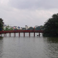 小橋跨湖