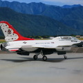 1/144 USAF F-16D Thunderbirds