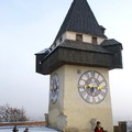 ↓大鐘塔（Grazer Uhrturm）是格拉茲的象徵性建築與精神指標，在城區的任何地方都可以仰望到這座美麗的鐘樓
