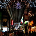 ↓夜間的『心斎橋筋商店街』