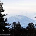 ↓窗外見一獨立峰為「黒姫山」，其優美火山山型在北信五岳之中有「信濃富士」的別名