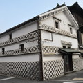 ↓這條街道仍保留著許多江戶時代的建築，如県下最古的教会及藩校有終館跡等，處處發散著懷舊情緒的氛圍，因此被稱為「高梁の美觀地區」