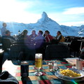 安坐在這裡，與Matterhorn第一次近距離面對，我保證你內心會是澎湃激動的，你需要喝一口冰啤酒再倒吸一口冷空氣來冰鎮。