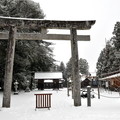 ↓「須佐神社」入口、鳥居前