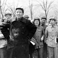 1949年4月21日，毛澤東在北京接見出席新民主主義青年團第一次全國代表大會的代表