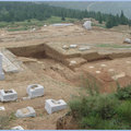 150.昭陵南邊，以皇帝陵為中心構成了龐大的扇形陪葬墓群，氣勢宏大，是一座典型的帝陵
