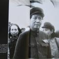 1949年10月1日，台共頭目謝雪紅（左一）在天安門參加中共建政典禮，她恰巧站在毛澤東的背後