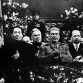 1949年12月21日，毛澤東訪問蘇聯時，在莫斯科出席斯大林七十壽辰慶祝大會