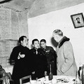 1946年3月4日，毛澤東在延安設宴歡迎美國總統特使、軍事三人小組成員馬歇爾