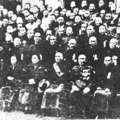 1948年5月20日蔣中正與李宗仁就任行憲後第一屆總統、副總統，與相關國民大會官員合影