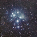 昴宿星團又名為七姐妹星團或M45