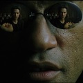 Laurence Fishburn 《駭客任務》（The Matrix）第二男主角名叫 Morpheus, 勞倫斯·費許朋飾演, 他把男主角尼歐 (Neo) 帶引到 the dreamworld of the matrix 中