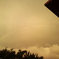 這是下雨前的彩虹