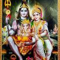  濕婆 (Shiva) 和 帕爾瓦蒂 (Parvati)、兒子甘納許 (Ganesha)