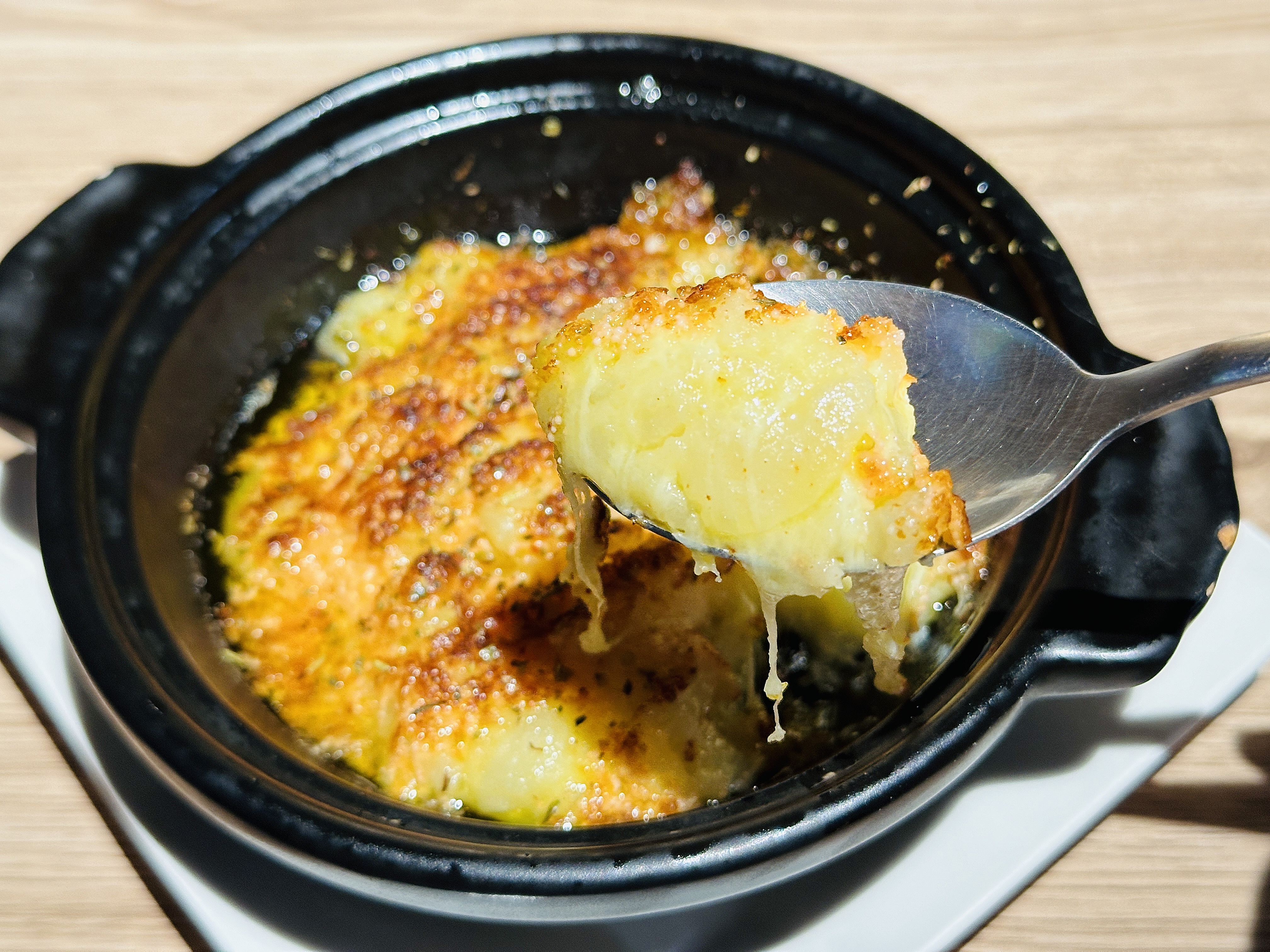 【食鬼開醺料理】台北條通必吃美食！高人氣「香烤鮭魚肚」「乳香