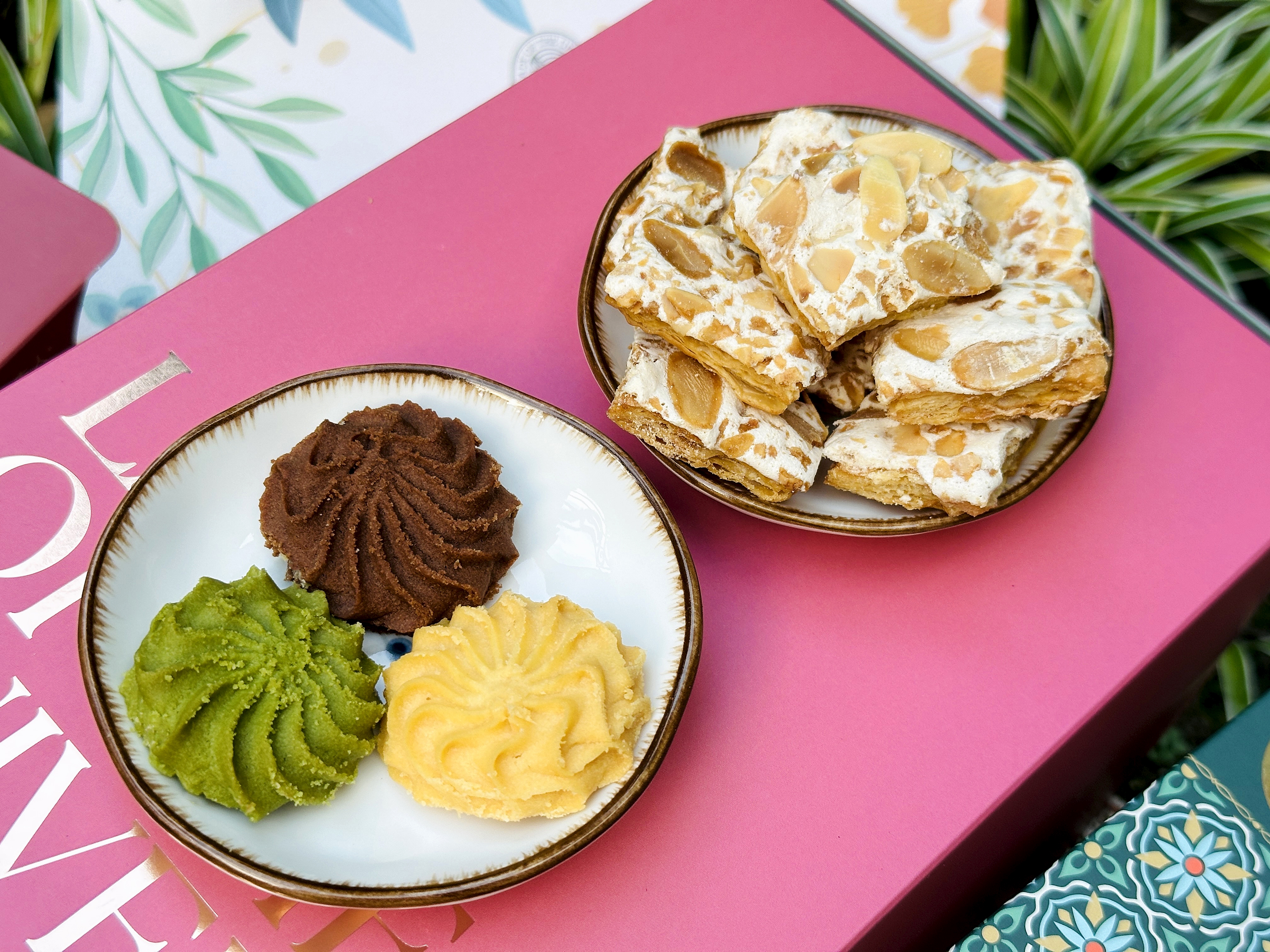 【宇宙夫人】豐盛禮盒開箱｜減糖手作杏仁千層酥×綜合曲奇，送禮自用下午茶首選