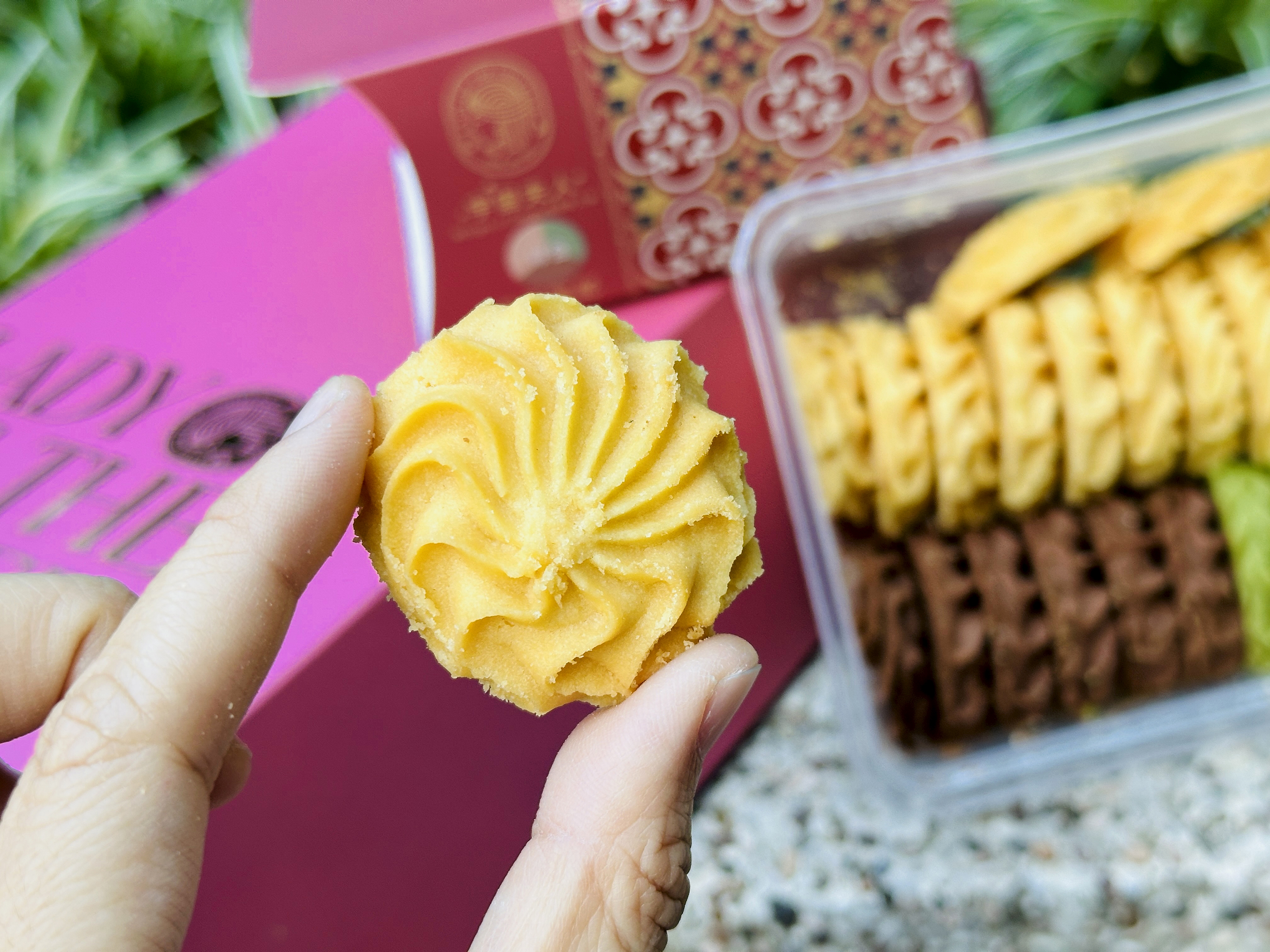 【宇宙夫人】豐盛禮盒開箱｜減糖手作杏仁千層酥×綜合曲奇，送禮自用下午茶首選