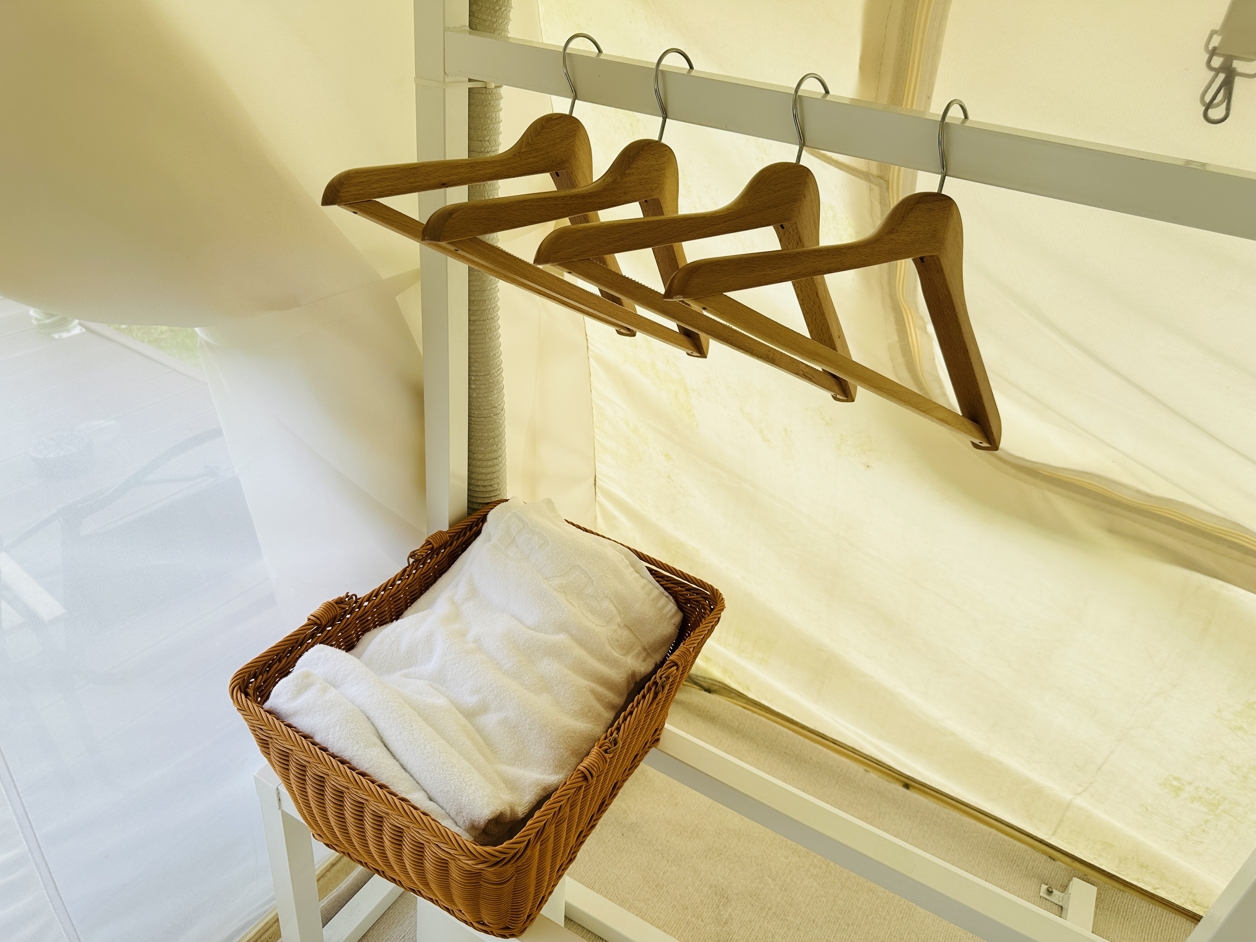 【哈比雪兒露營區】彰化懶人露營｜一泊三食免裝備，親子帳棚住宿